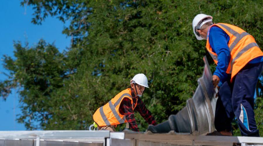 Professional gutter cleaning in Grass Range, MT